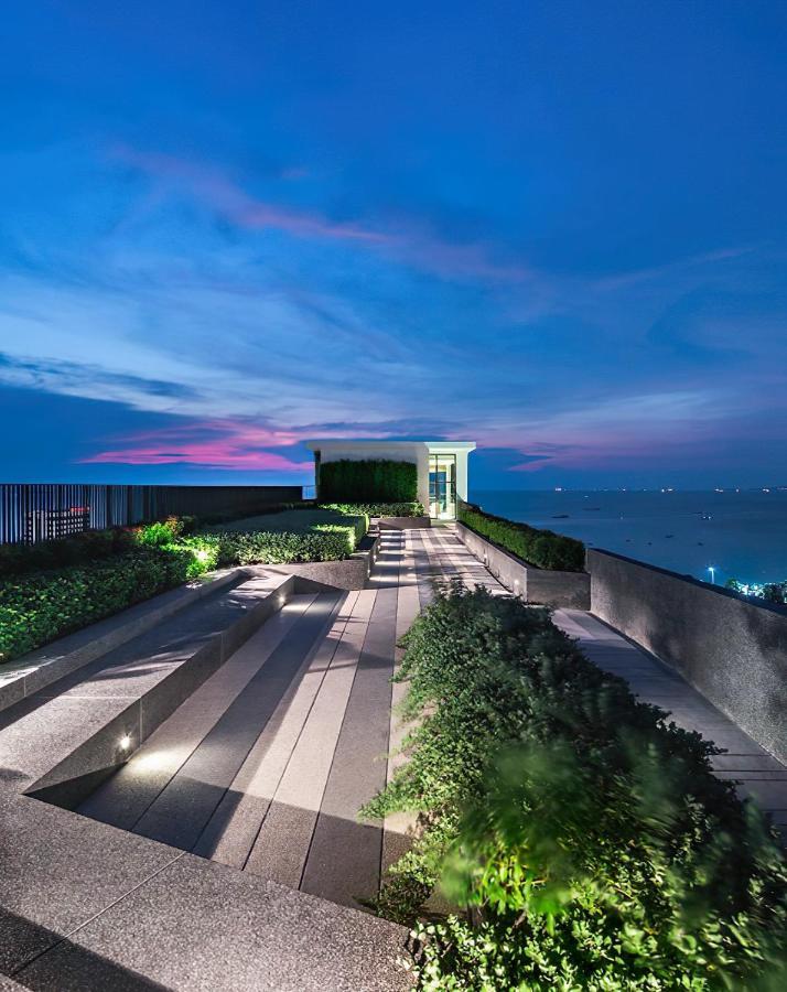 The Base Central Pattaya - A Luxury Condo By Peter Exterior photo